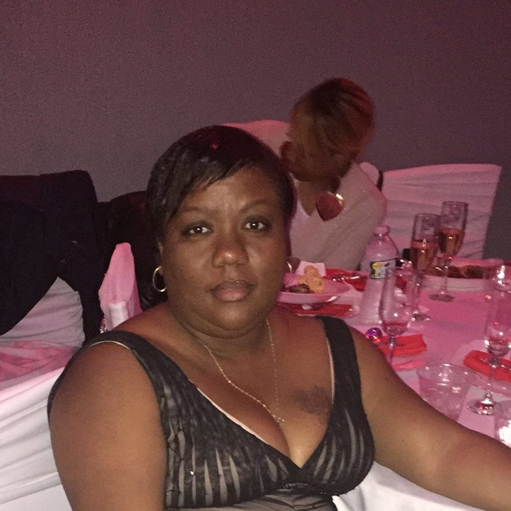 Meet your Posher, Roxanne